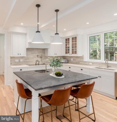 3903 LEGATION ST NW, Washington, DC 20015