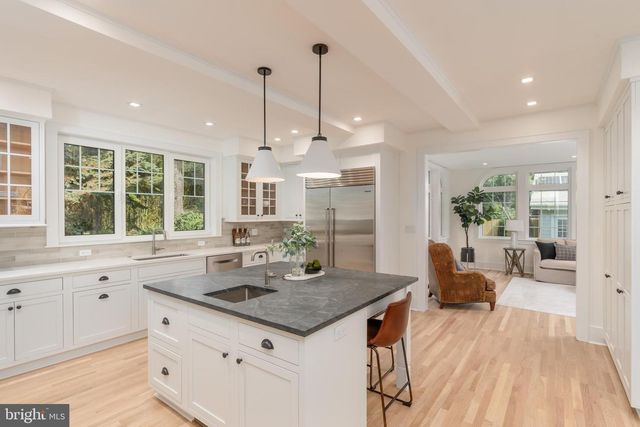 3903 LEGATION ST NW, Washington, DC 20015