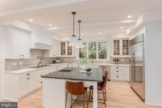 3903 LEGATION ST NW, Washington, DC 20015