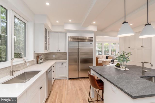 3903 LEGATION ST NW, Washington, DC 20015
