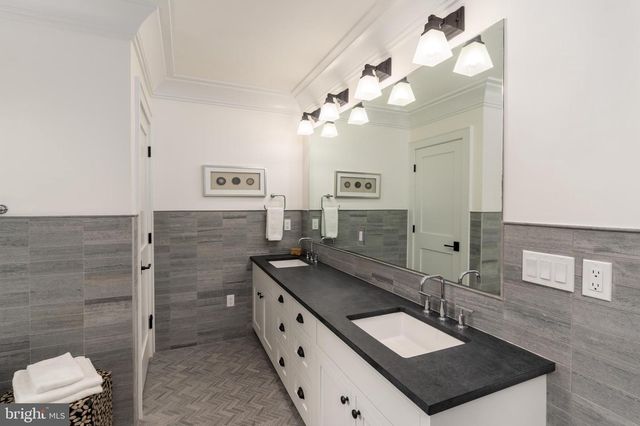 3903 LEGATION ST NW, Washington, DC 20015