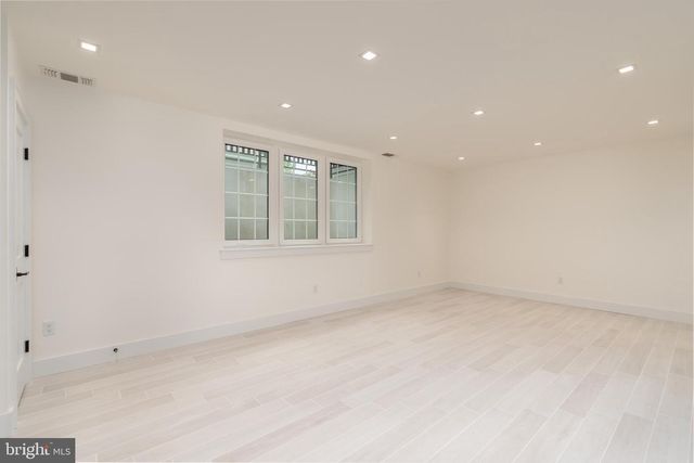 3903 LEGATION ST NW, Washington, DC 20015