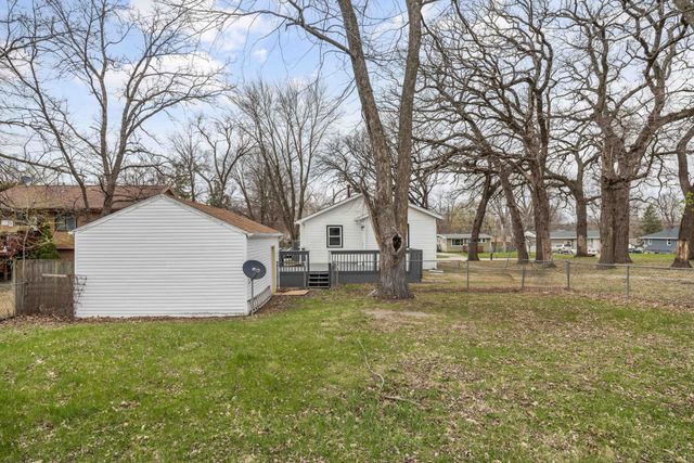 1521 E Glenwood Drive, Des Moines, IA 50320