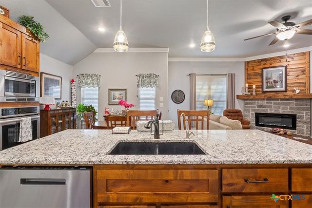 2611 Emerald Dove Drive, Temple, TX 76502