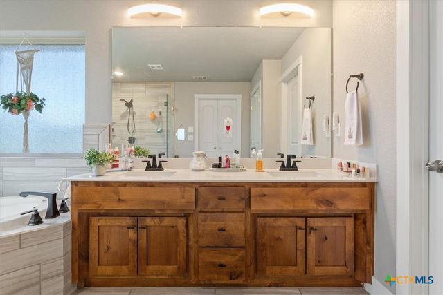 2611 Emerald Dove Drive, Temple, TX 76502