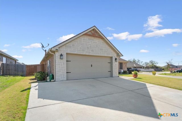 2611 Emerald Dove Drive, Temple, TX 76502