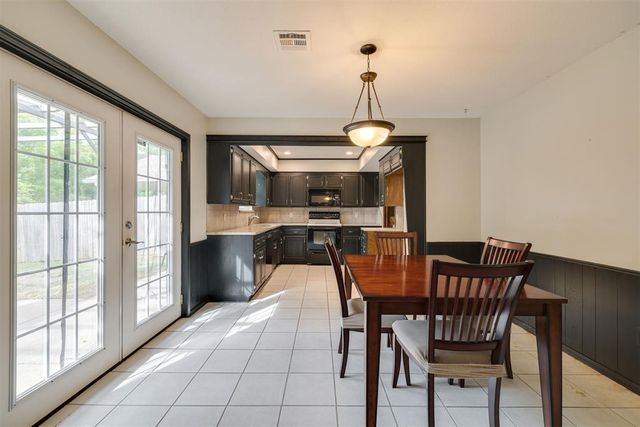 7400 Walnut Creek Drive, Oklahoma City, OK 73142
