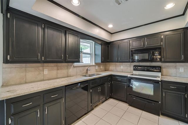 7400 Walnut Creek Drive, Oklahoma City, OK 73142