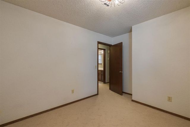 7400 Walnut Creek Drive, Oklahoma City, OK 73142