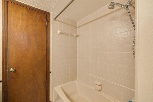7400 Walnut Creek Drive, Oklahoma City, OK 73142