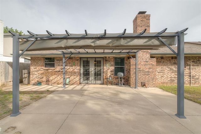 7400 Walnut Creek Drive, Oklahoma City, OK 73142