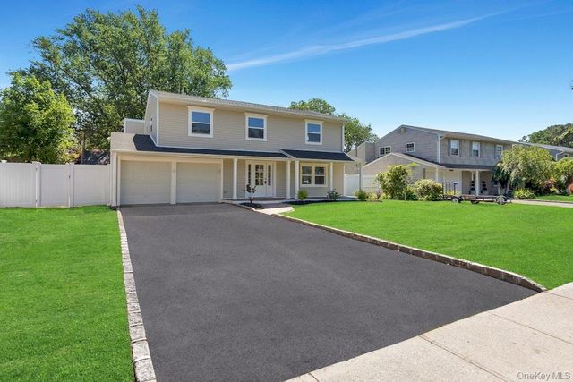 3 Barkley Lane, Nesconset, NY 11767