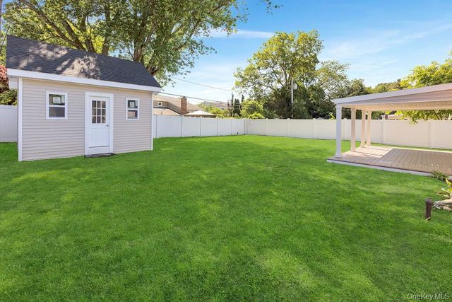 3 Barkley Lane, Nesconset, NY 11767