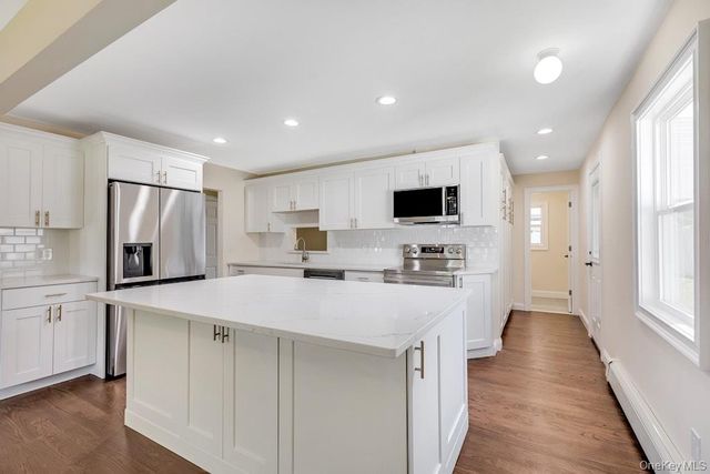 3 Barkley Lane, Nesconset, NY 11767