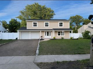3 Barkley Lane, Nesconset, NY 11767