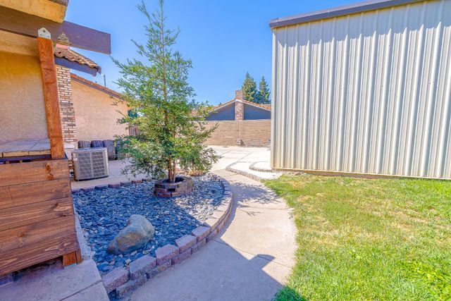 2760 Brooks Ct, Turlock, CA 95382