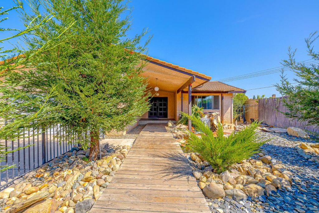2760 Brooks Ct, Turlock, CA 95382