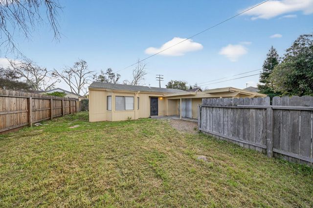 3932 whitney Ave, Sacramento, CA 95821