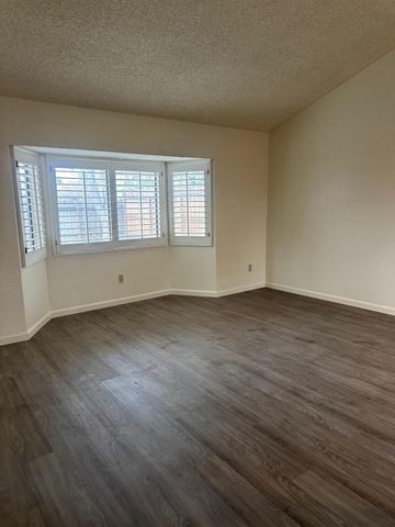 3932 whitney Ave, Sacramento, CA 95821