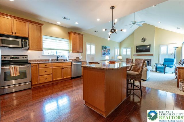 110 Moor Drive, Palmer Twp, PA 18045