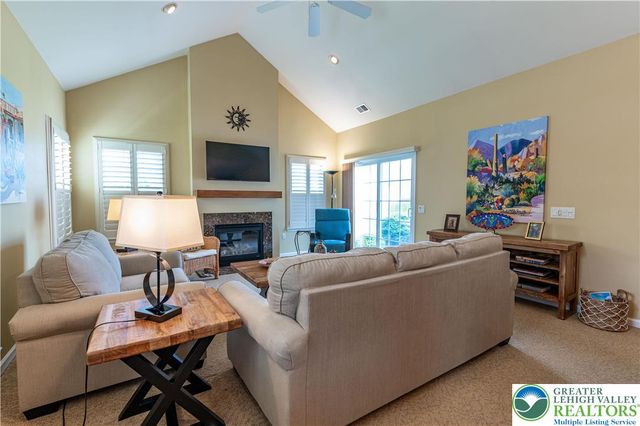 110 Moor Drive, Palmer Twp, PA 18045