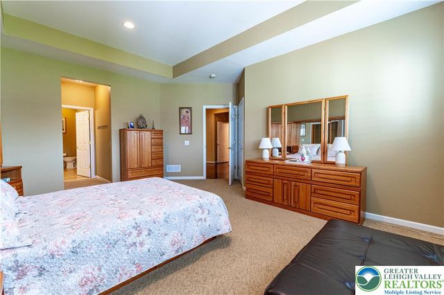 110 Moor Drive, Palmer Twp, PA 18045