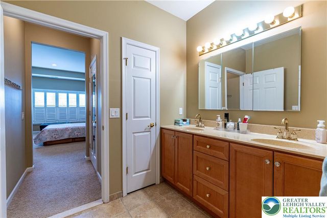 110 Moor Drive, Palmer Twp, PA 18045