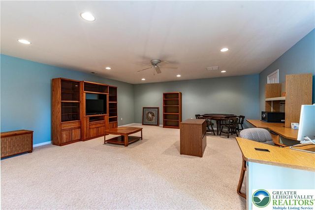 110 Moor Drive, Palmer Twp, PA 18045