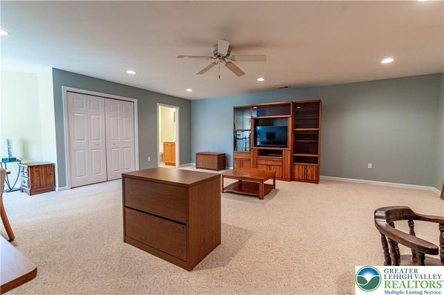 110 Moor Drive, Palmer Twp, PA 18045