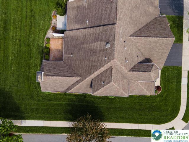 110 Moor Drive, Palmer Twp, PA 18045