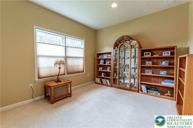 110 Moor Drive, Palmer Twp, PA 18045