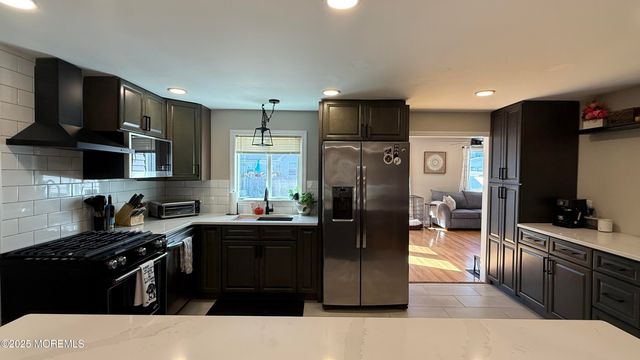 132 Tiller Avenue, Manahawkin, NJ 08050