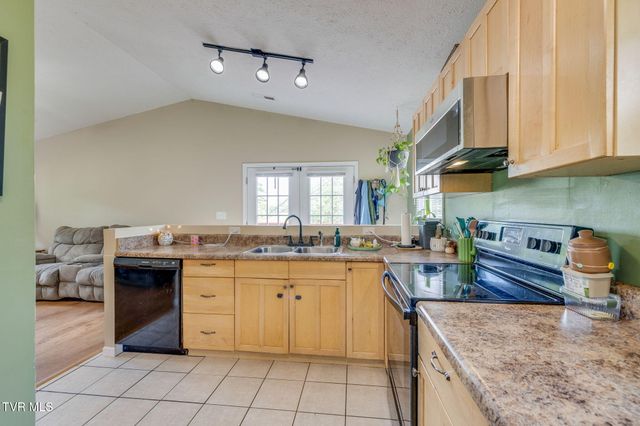 126 Country Hills Drive, Jonesborough, TN 37659