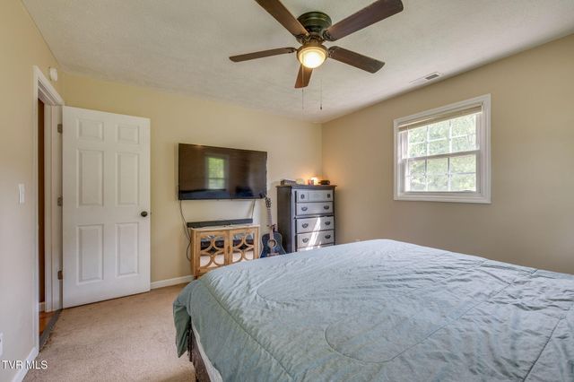 126 Country Hills Drive, Jonesborough, TN 37659