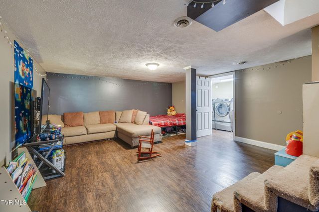 126 Country Hills Drive, Jonesborough, TN 37659