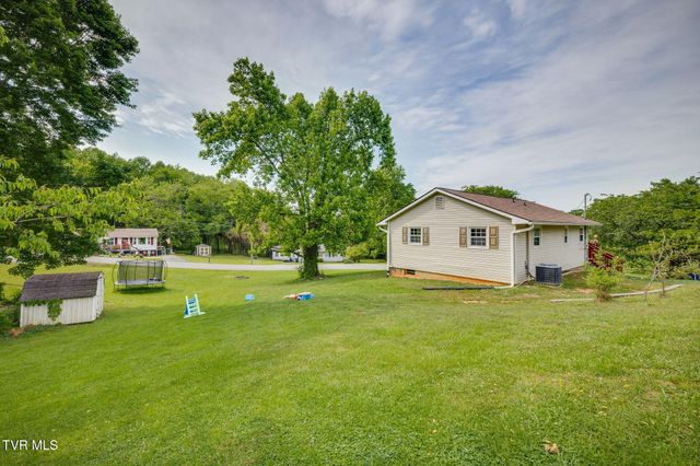 126 Country Hills Drive, Jonesborough, TN 37659