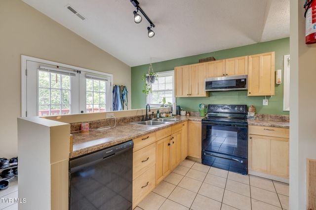 126 Country Hills Drive, Jonesborough, TN 37659