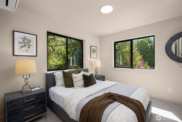 12910 NE 70th Place, Kirkland, WA 98033