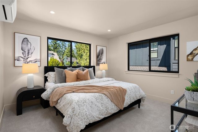 12910 NE 70th Place, Kirkland, WA 98033
