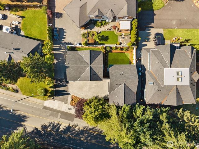 12910 NE 70th Place, Kirkland, WA 98033