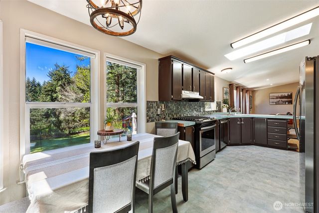 7777 Hellman Road, Clinton, WA 98236