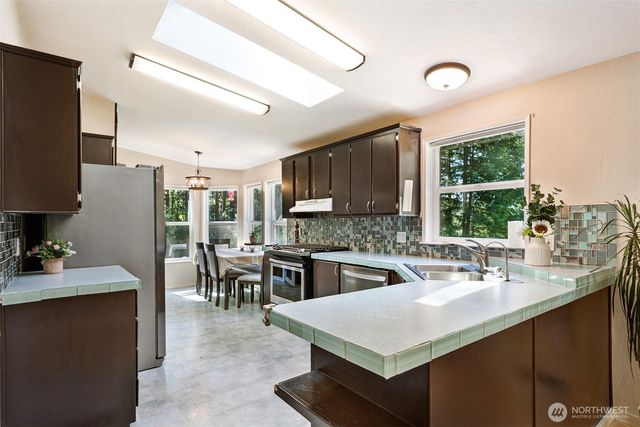 7777 Hellman Road, Clinton, WA 98236