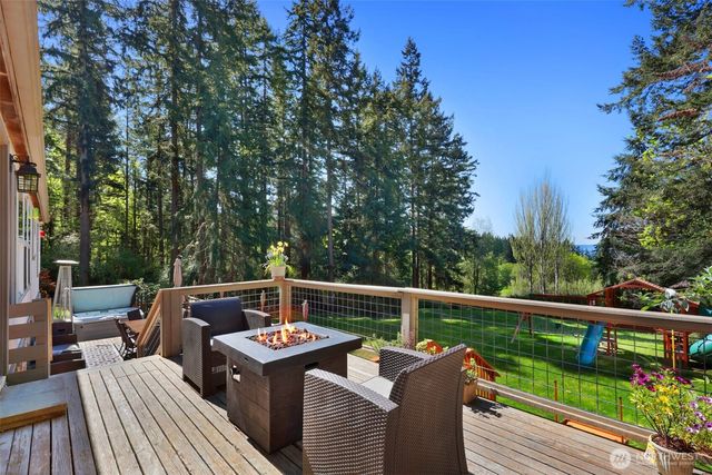 7777 Hellman Road, Clinton, WA 98236