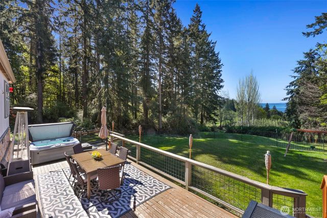 7777 Hellman Road, Clinton, WA 98236