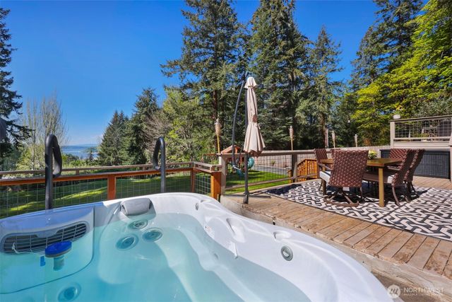 7777 Hellman Road, Clinton, WA 98236