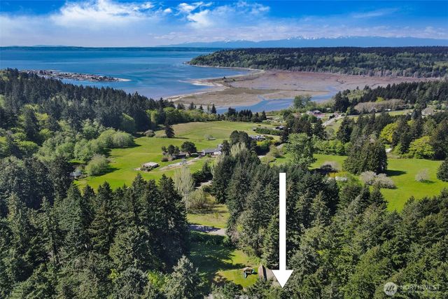7777 Hellman Road, Clinton, WA 98236