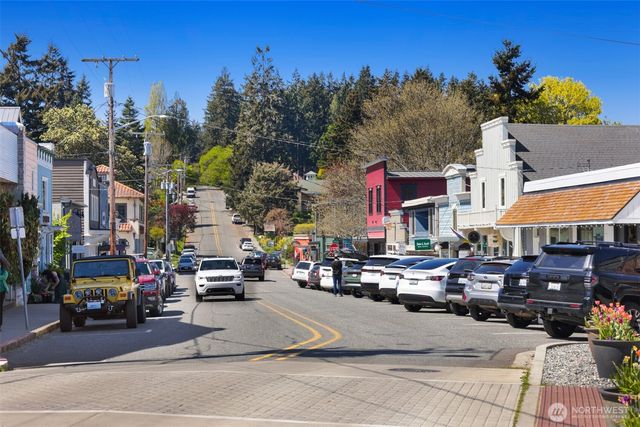 7777 Hellman Road, Clinton, WA 98236