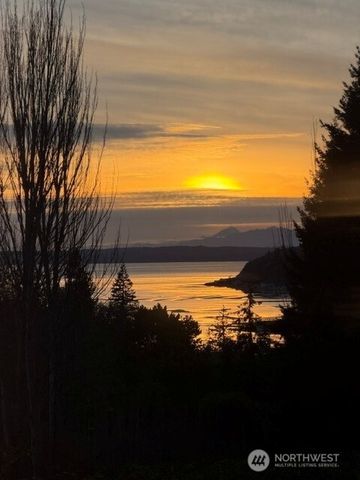 7777 Hellman Road, Clinton, WA 98236