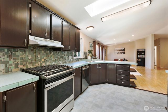 7777 Hellman Road, Clinton, WA 98236