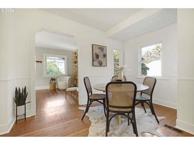 9452 N POLK Ave, Portland, OR 97203